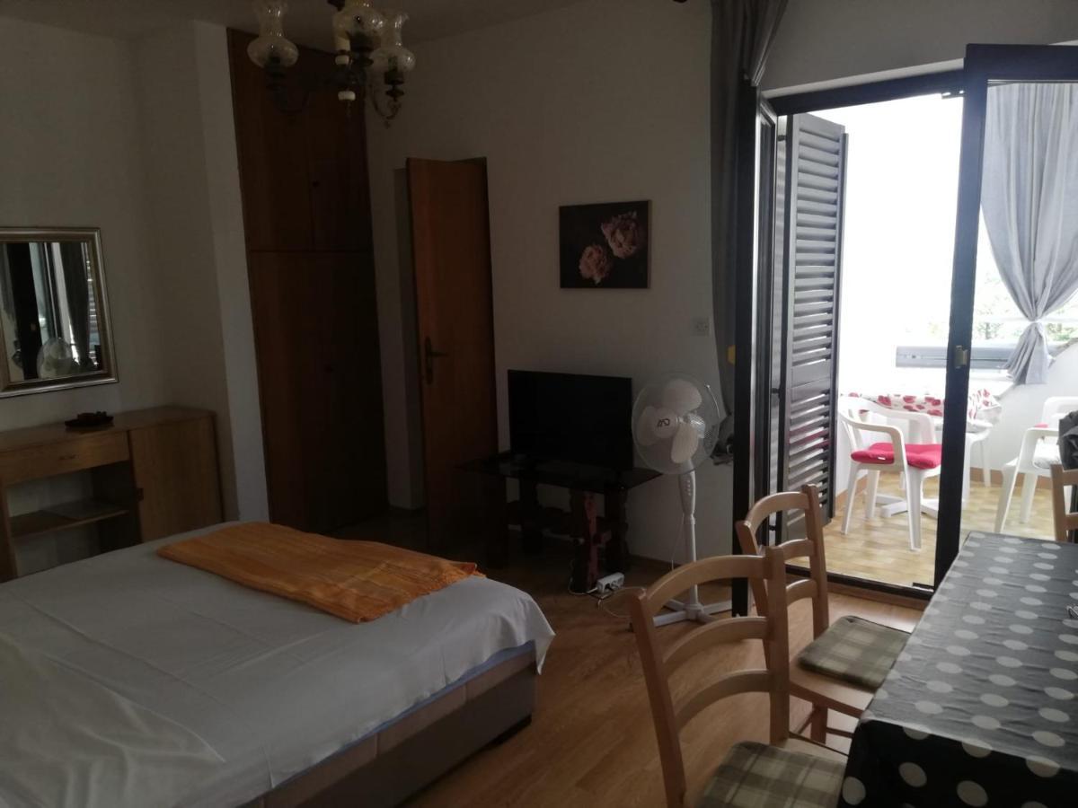 Iva/sepac 1 Apartment